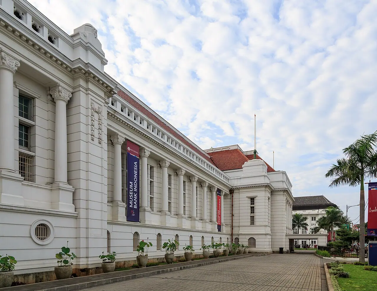 Museum Bank Indonesia building in Kota Tua, Jakarta, February 2015 (Wikimedia Commons photograph by CEphoto, Uwe Aranas, CC BY-SA 3.0)—institutional and architectural context for Indonesian central-banking history tied to rupiah policy debates; not a live BI dealing room, spot-rate ticker, or May 2026 trading-floor capture.