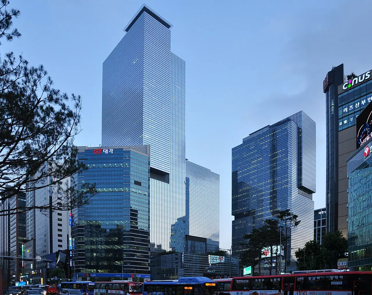 Samsung headquarters building in South Korea (Wikimedia Commons)—corporate geography tied to the employer named in the dispute; not a picket line, fab floor, or live share-price chart.